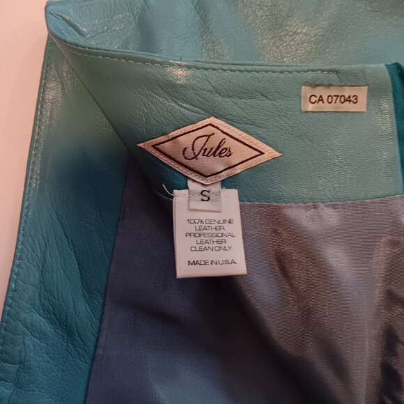 100% Genuine leather short - Small - Picture 4 of 4